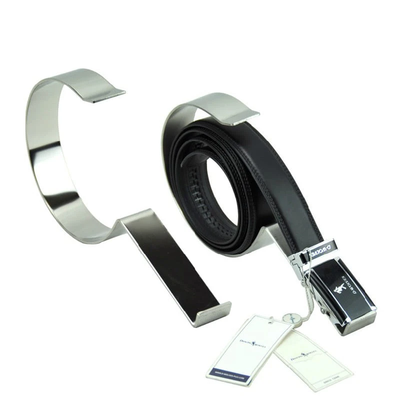 MBH002 prateado com um cinto exposto