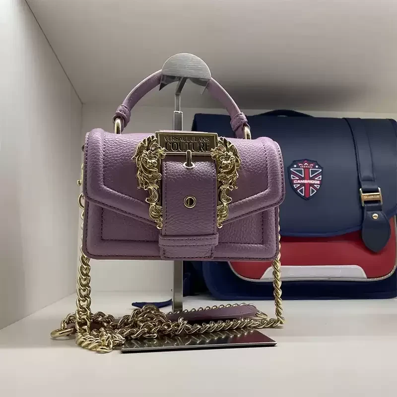 SXB001-pendurando uma bolsa rosa