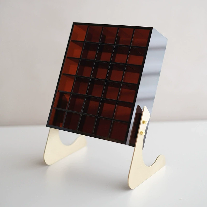 NOD006-sur une table