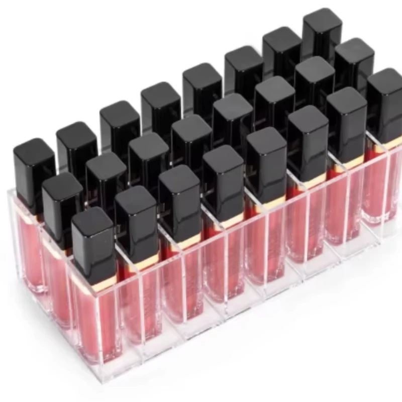 NOD007-com esmalte de unhas exposto