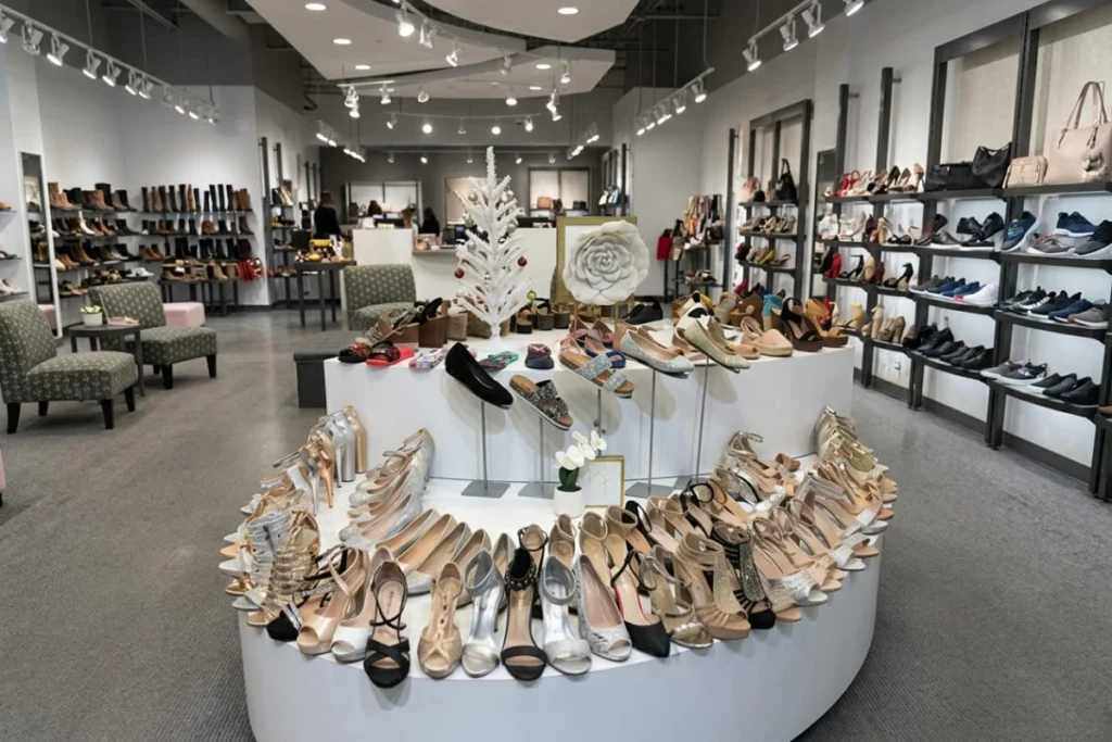 support réglable en hauteur pour talons hauts sur le comptoir